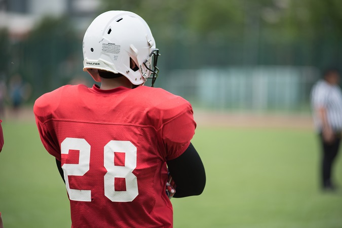 How to Choose the Right Shoulder Pads for Young American Football ...